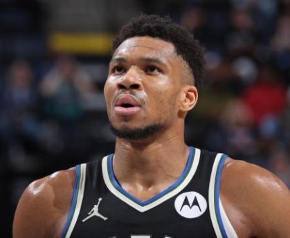 大乐透开奖结果-【观察】坚信老里&amp;利拉德！动荡一季字母哥拒绝低头