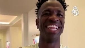 大乐透开奖结果-笑翻！维尼修斯看队友童年照片猜人：巴尔韦德和他儿子一模一样