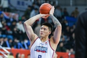 大乐透综合走势图-高效表现难救主！曾繁日10中7拿到17分8板1助2断1帽